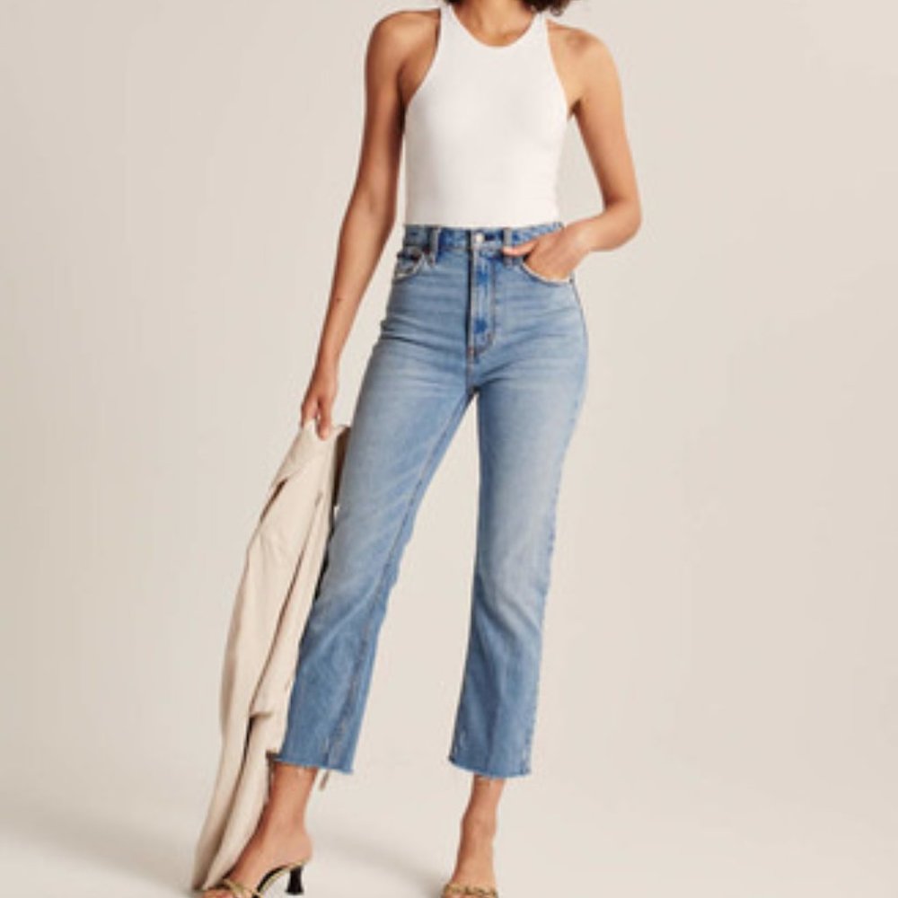 Abercrombie & Fitch Curve Love Ultra High Rise The Kick Flare Jeans Sz 28/6r